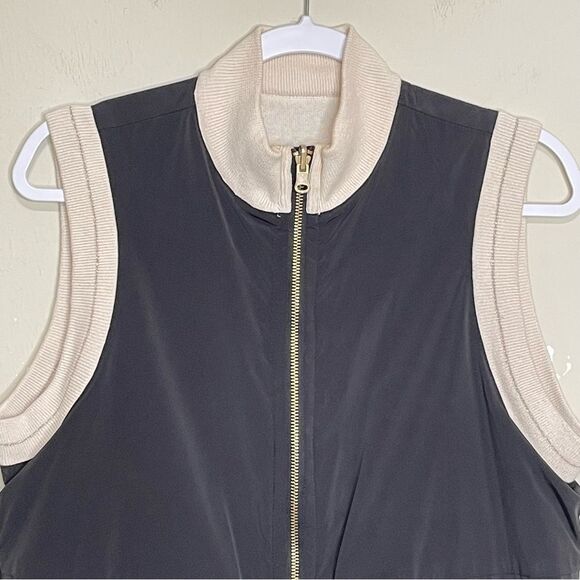 Chico’s Zenergy Reversible Roxy Rib Vest Zip Up Snap Button Athleisure Size M - Picture 4 of 16